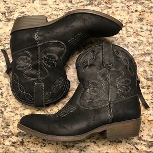EUC Black Mossimo Cowboy Booties